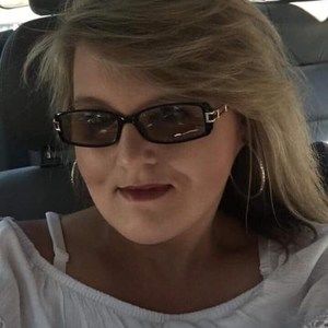 Meet your Posher, Briana